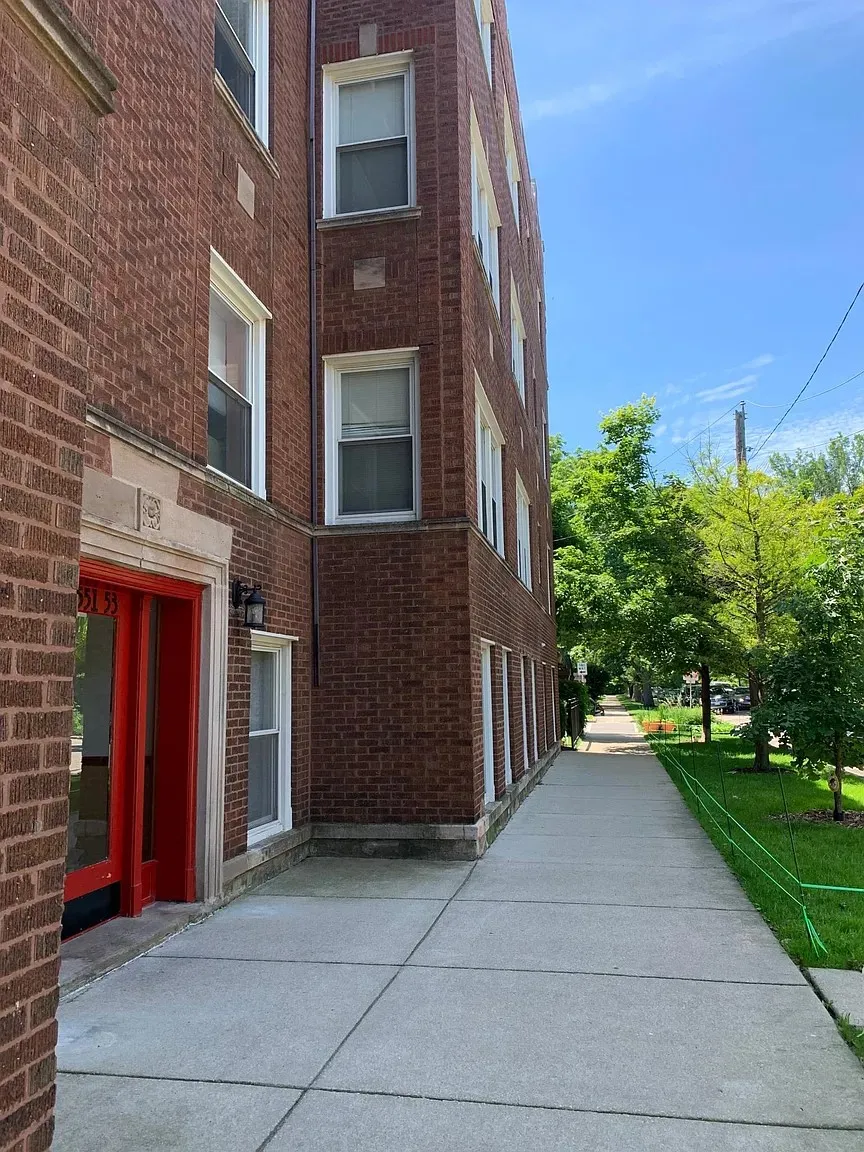 2553 W SUNNYSIDE AVE 60625-unit#1-Chicago-IL