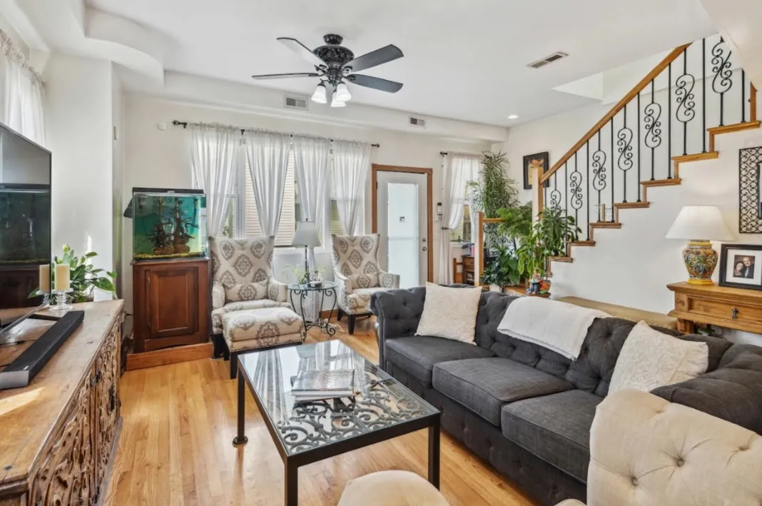 1741 N SPAULDING AVE 60647-Coach House-unit#2R-Chicago-IL
