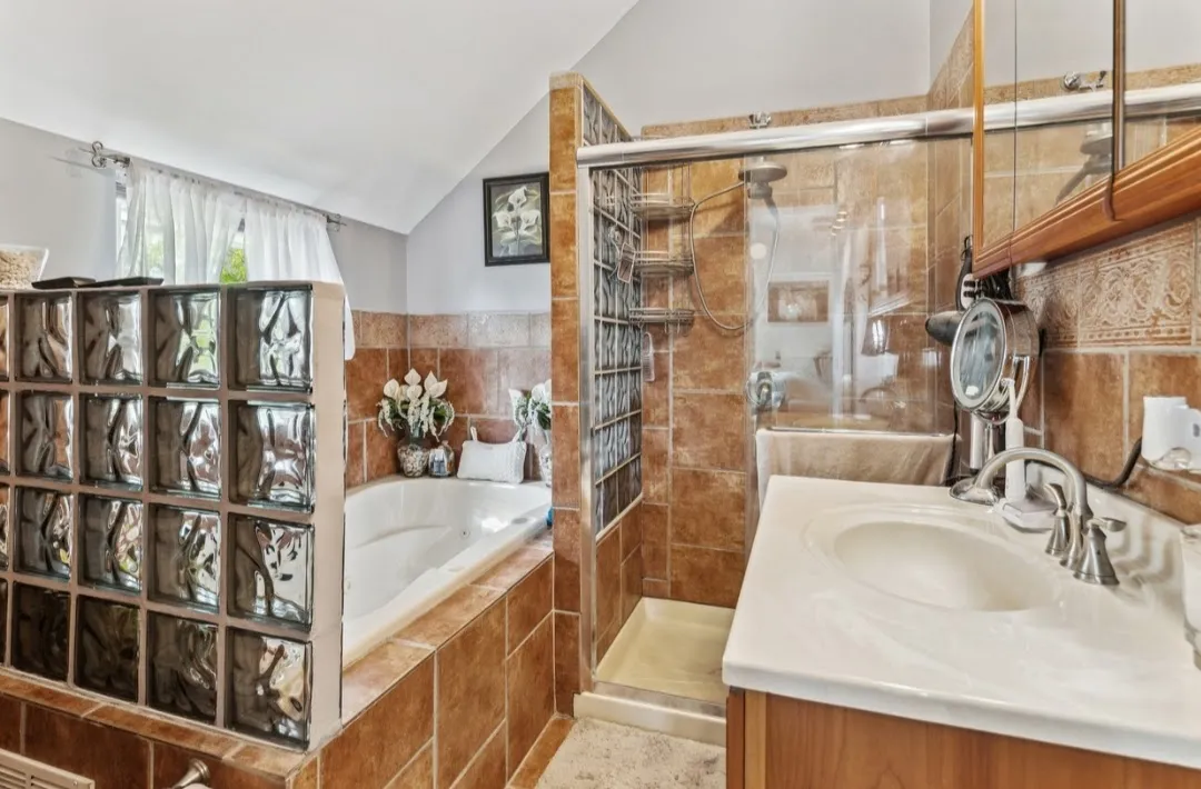 1741 N SPAULDING AVE 60647-Coach House-unit#2R-Chicago-IL