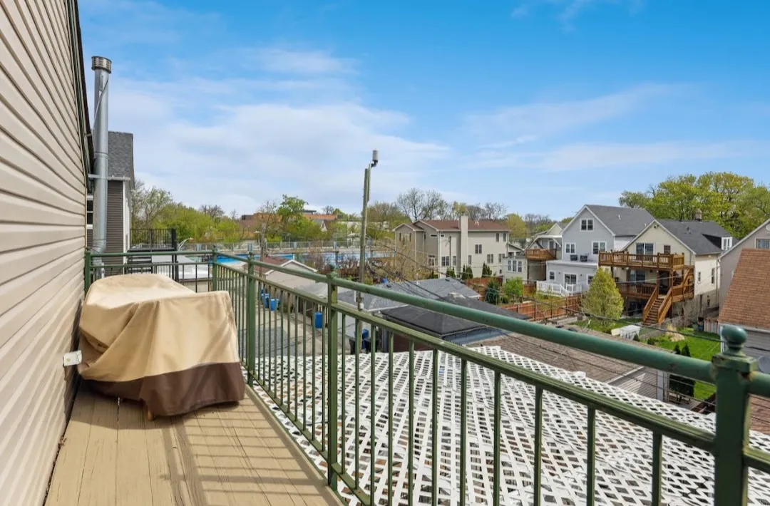 1741 N SPAULDING AVE 60647-Coach House-unit#2R-Chicago-IL