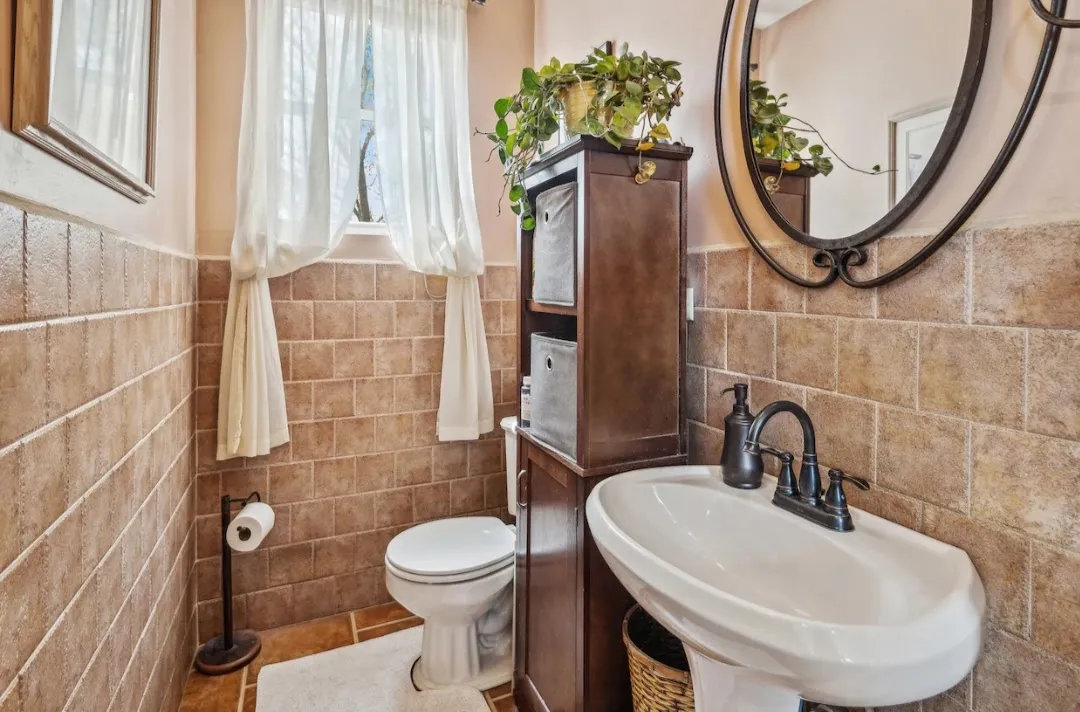 1741 N SPAULDING AVE 60647-Coach House-unit#2R-Chicago-IL