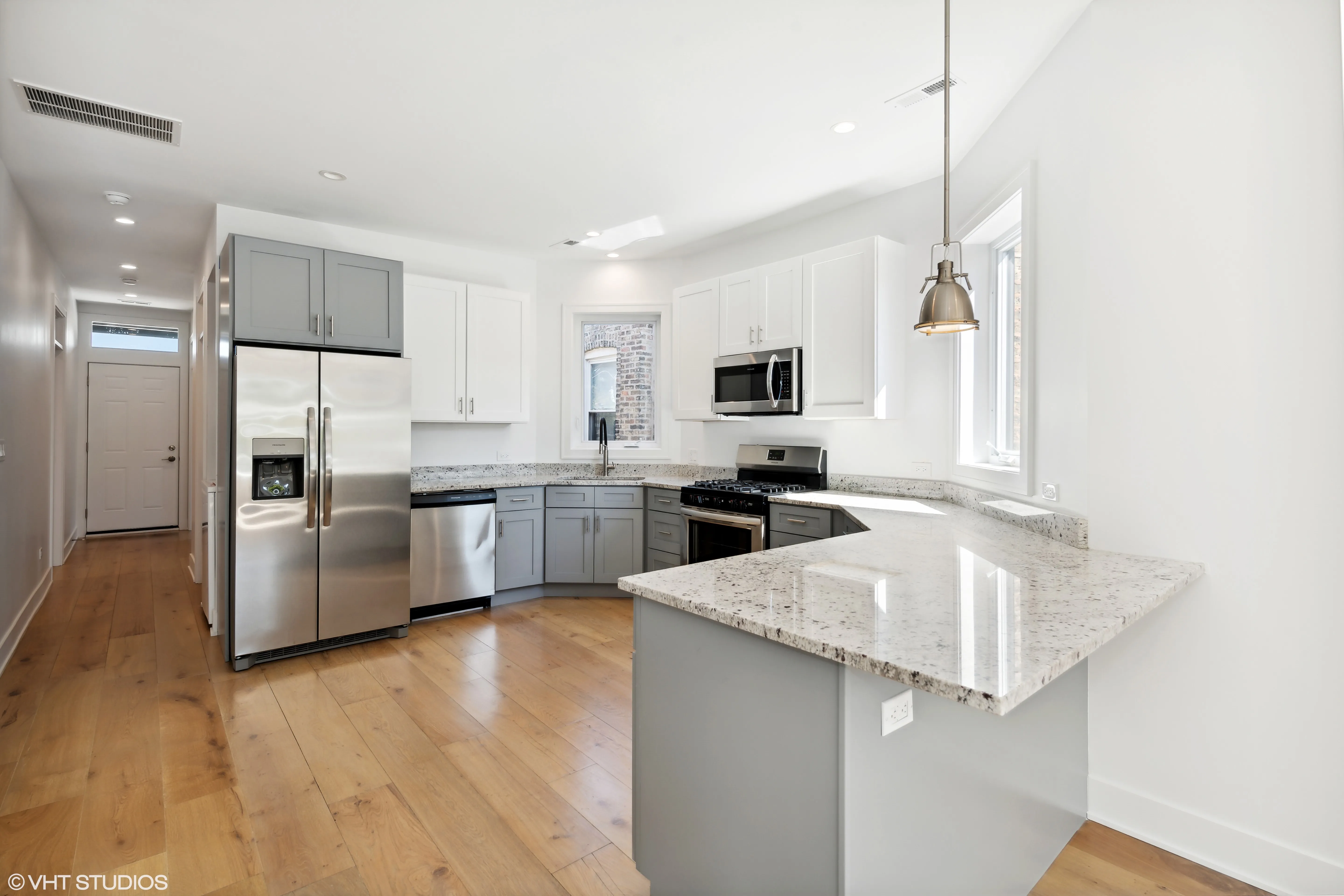 3318 W CULLOM AVE 60618-3318 W Cullom-unit#2-Chicago-IL