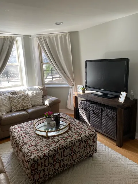 3543 N FREMONT ST 60657-unit#GARDN-Chicago-IL