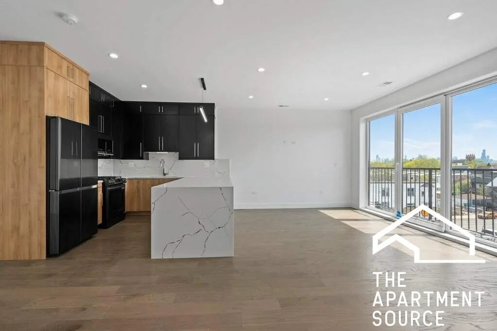 3008 W BELMONT AVE 60618-unit#2-Chicago-IL