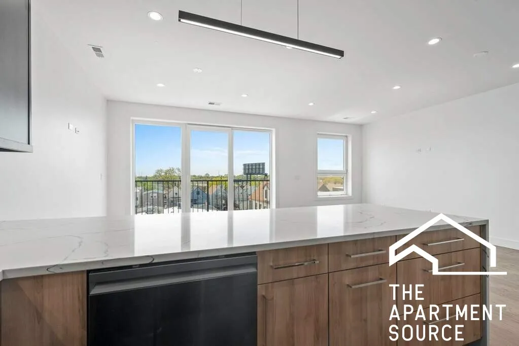 3008 W BELMONT AVE 60618-unit#2-Chicago-IL