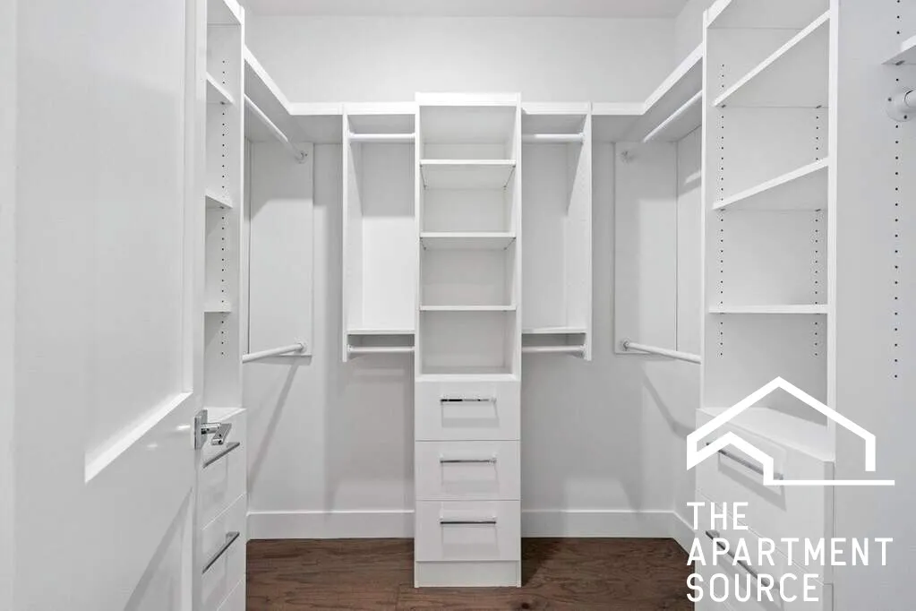 3008 W BELMONT AVE 60618-unit#2-Chicago-IL