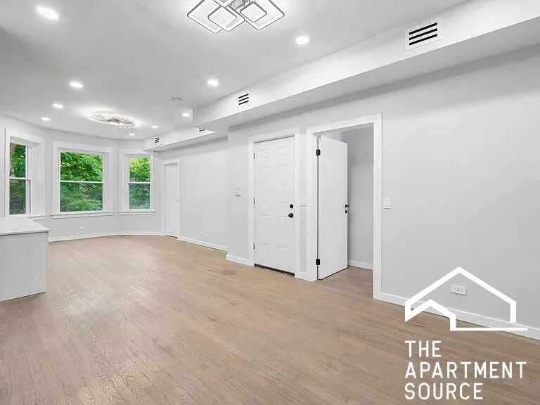 1518 W MELROSE ST 60657-unit#2F-Chicago-IL