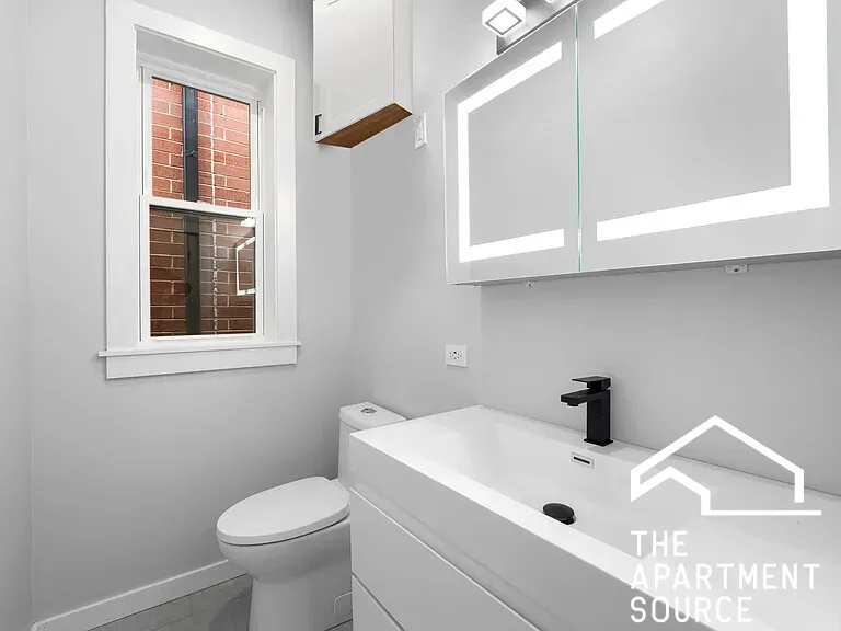 1518 W MELROSE ST 60657-unit#2F-Chicago-IL