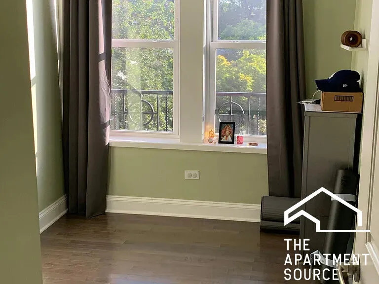 551 W BROMPTON AVE 60657-unit#3-Chicago-IL