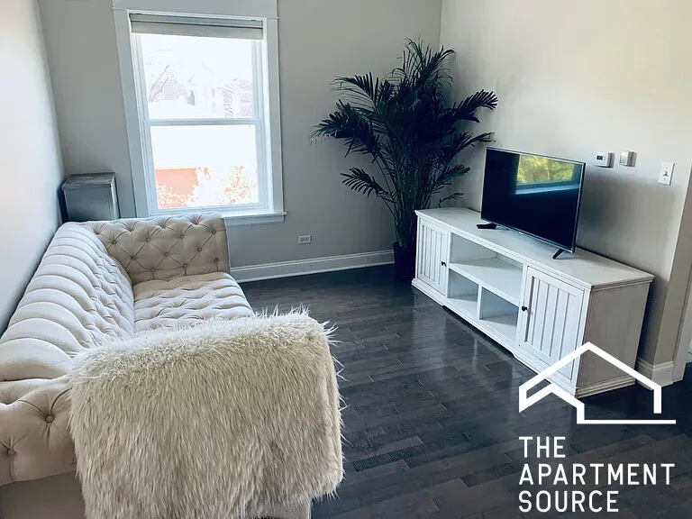 551 W BROMPTON AVE 60657-unit#3-Chicago-IL