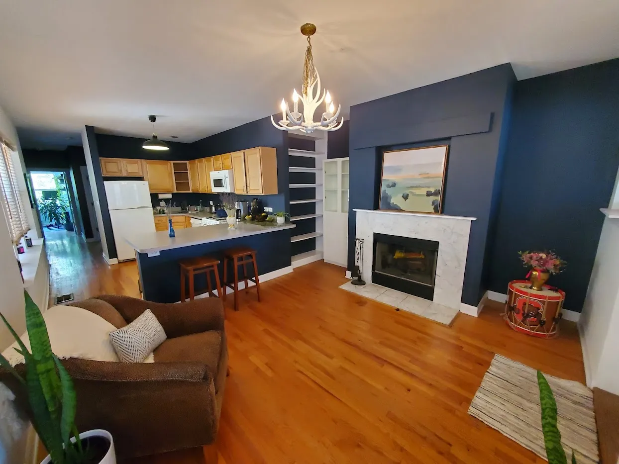 2553 W SUNNYSIDE AVE 60625-unit#1-Chicago-IL