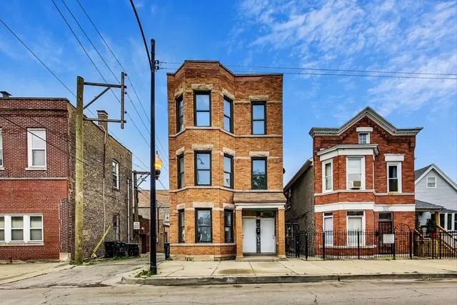 2213 W 23RD PL 60608-unit#3F-Chicago-IL