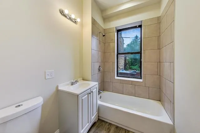 2213 W 23RD PL 60608-unit#3F-Chicago-IL