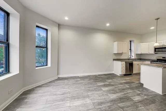 2213 W 23RD PL 60608-unit#3F-Chicago-IL