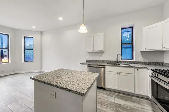 2213 W 23RD PL 60608-unit#3F-Chicago-IL