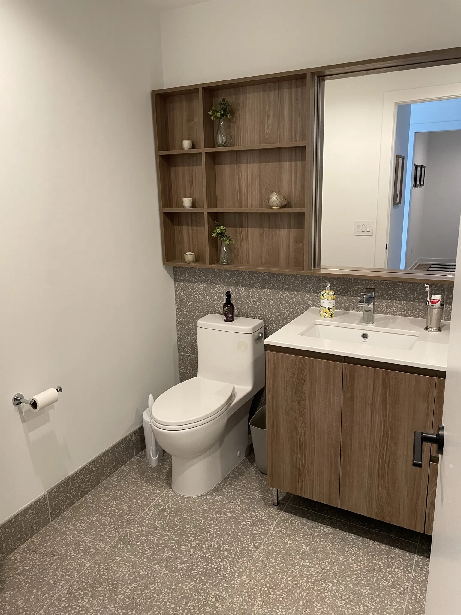 369 W GRAND AVE 60654-Luxury Short Term Sublease-unit#1310-Chicago-IL