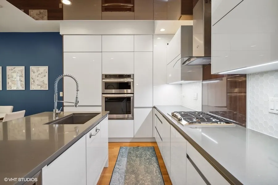 1014 N LARRABEE ST 60610-unit#1S-Chicago-IL