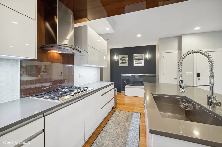 1014 N LARRABEE ST 60610-unit#1S-Chicago-IL