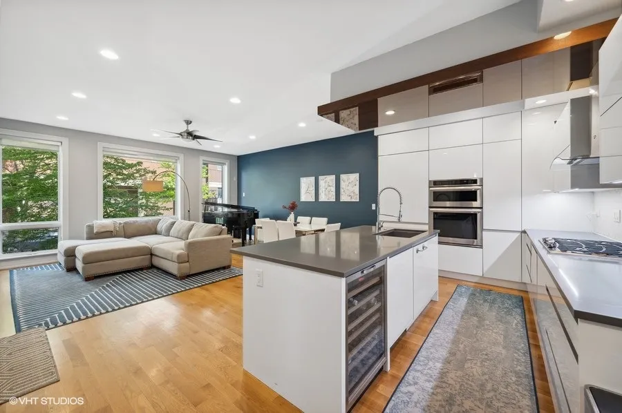 1014 N LARRABEE ST 60610-unit#1S-Chicago-IL