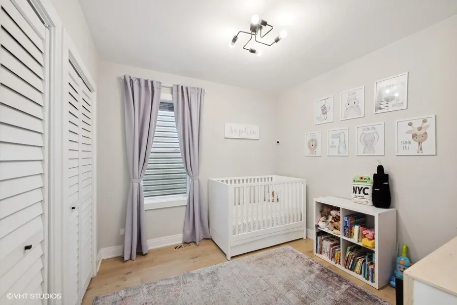 3232 N TROY ST 60618-Chicago-IL