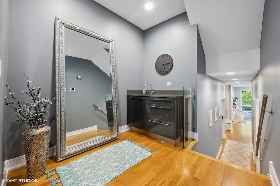 1014 N LARRABEE ST 60610-unit#1S-Chicago-IL