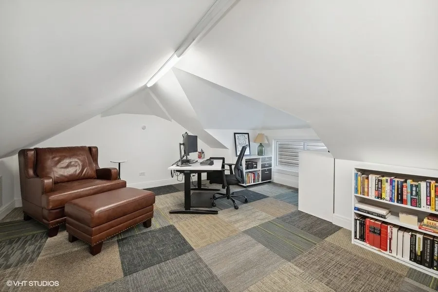 3232 N TROY ST 60618-Chicago-IL