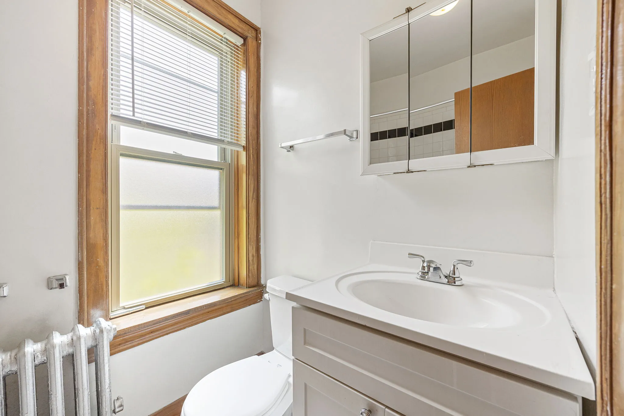 1400 W DEVON AVE 60660-unit#1B-Chicago-IL