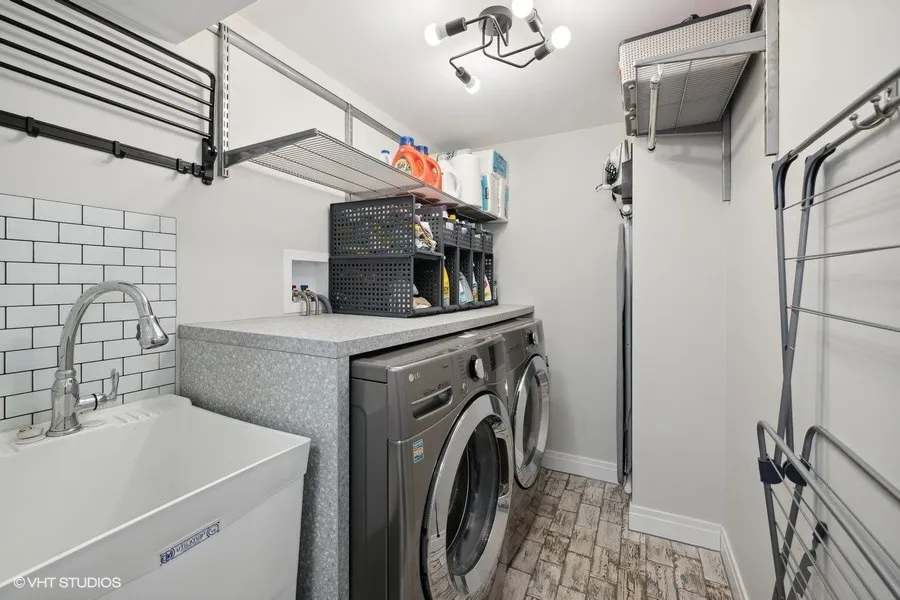 3232 N TROY ST 60618-Chicago-IL