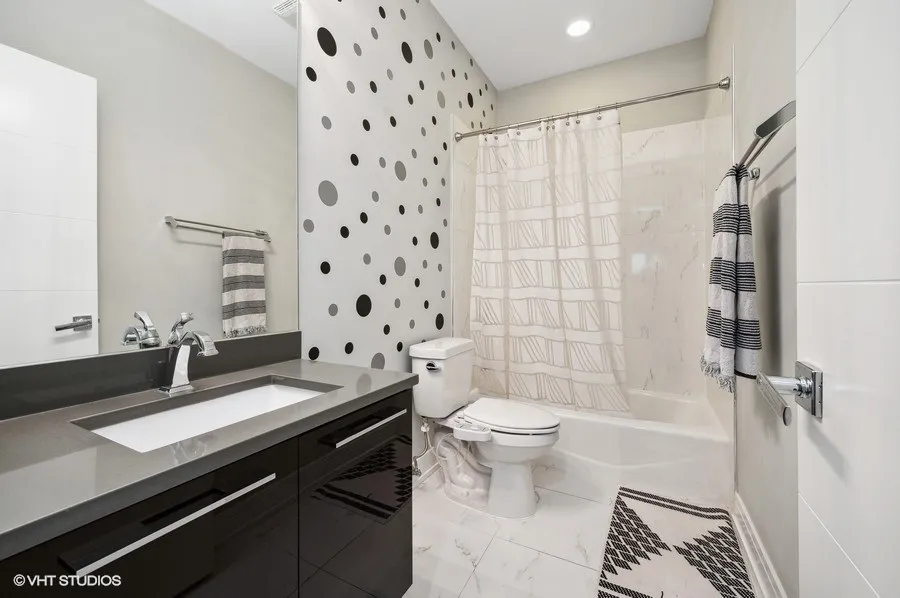 1014 N LARRABEE ST 60610-unit#1S-Chicago-IL