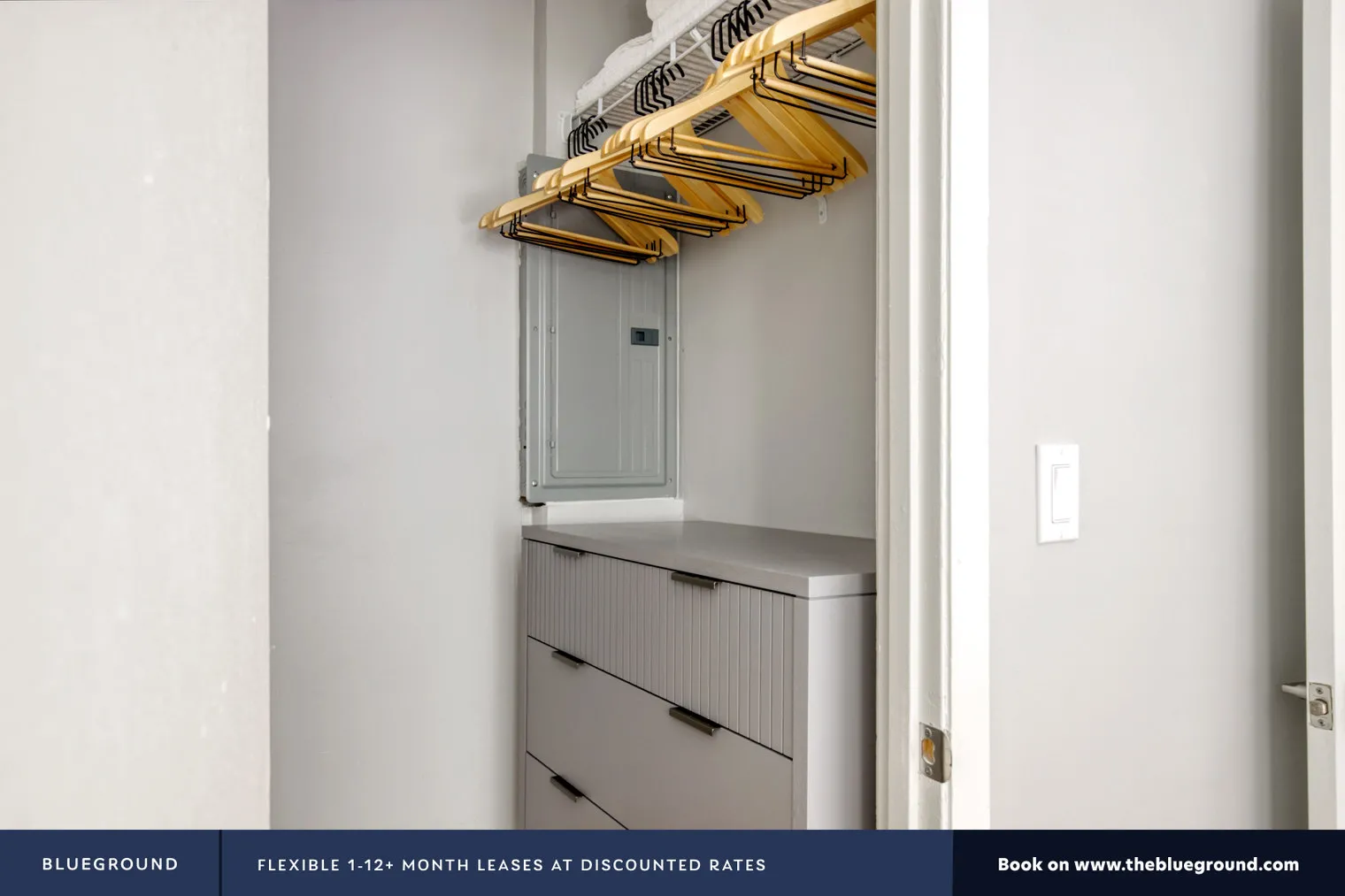 850 W BARRY AVE 60657-850-852 Barry-unit#ID738-Chicago-IL