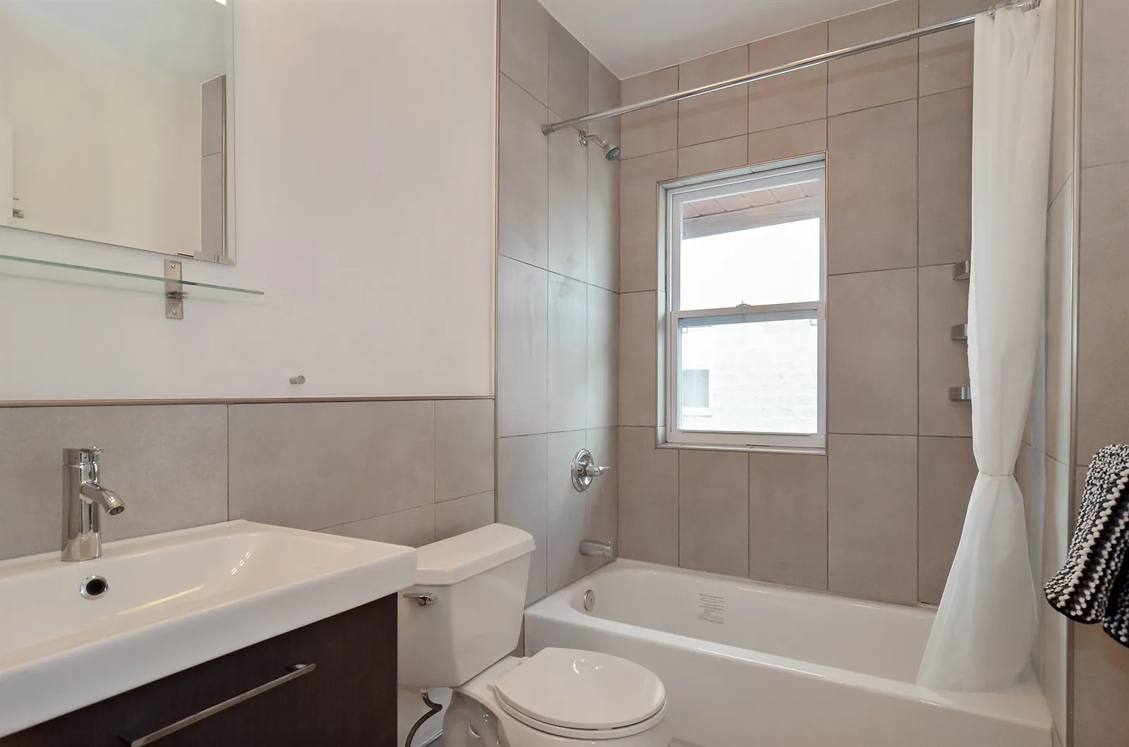 2946 N SPAULDING AVE 60618-unit#2-Chicago-IL