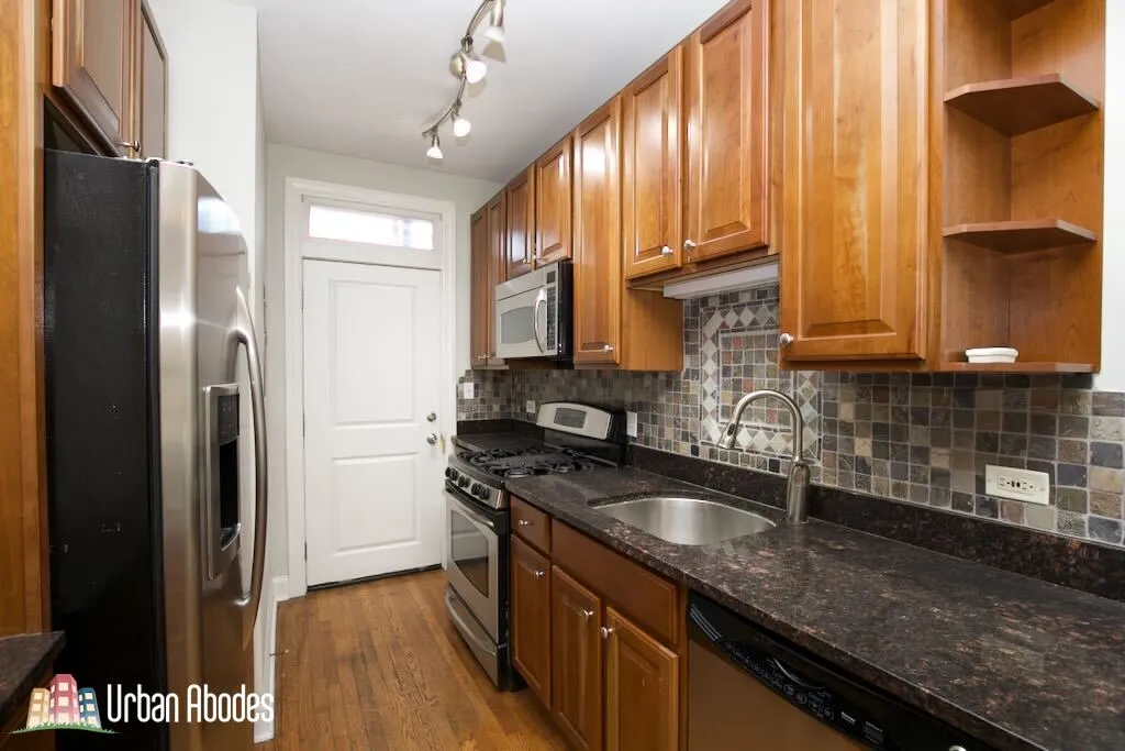 748 W ADDISON ST 60613-unit#1N-Chicago-IL