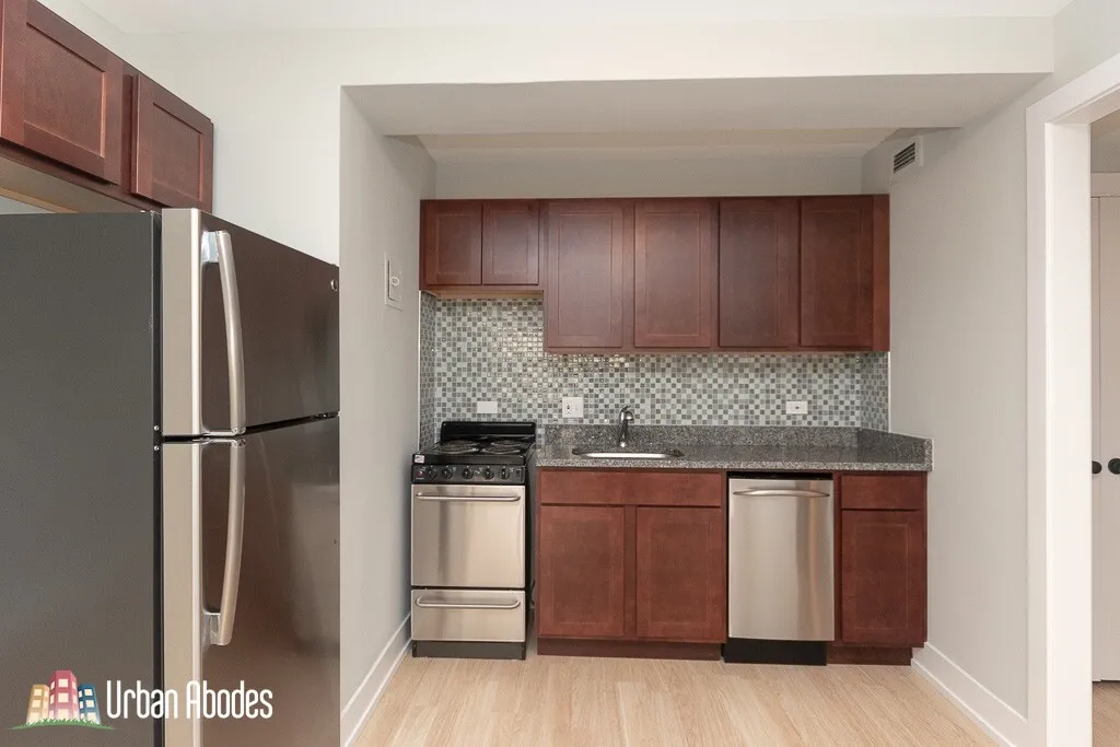 945 W WELLINGTON AVE 60657-unit#14B-Chicago-IL