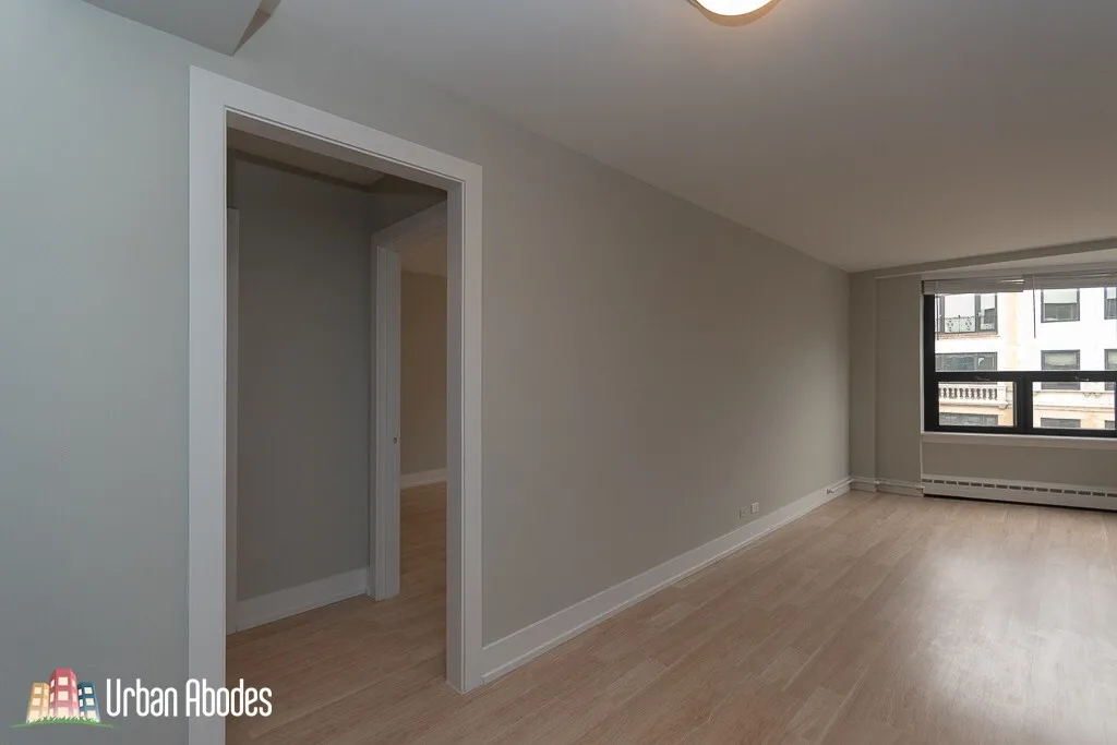 945 W WELLINGTON AVE 60657-unit#14B-Chicago-IL