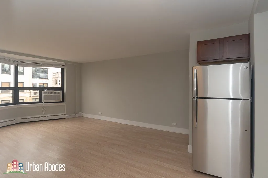 945 W WELLINGTON AVE 60657-unit#14B-Chicago-IL