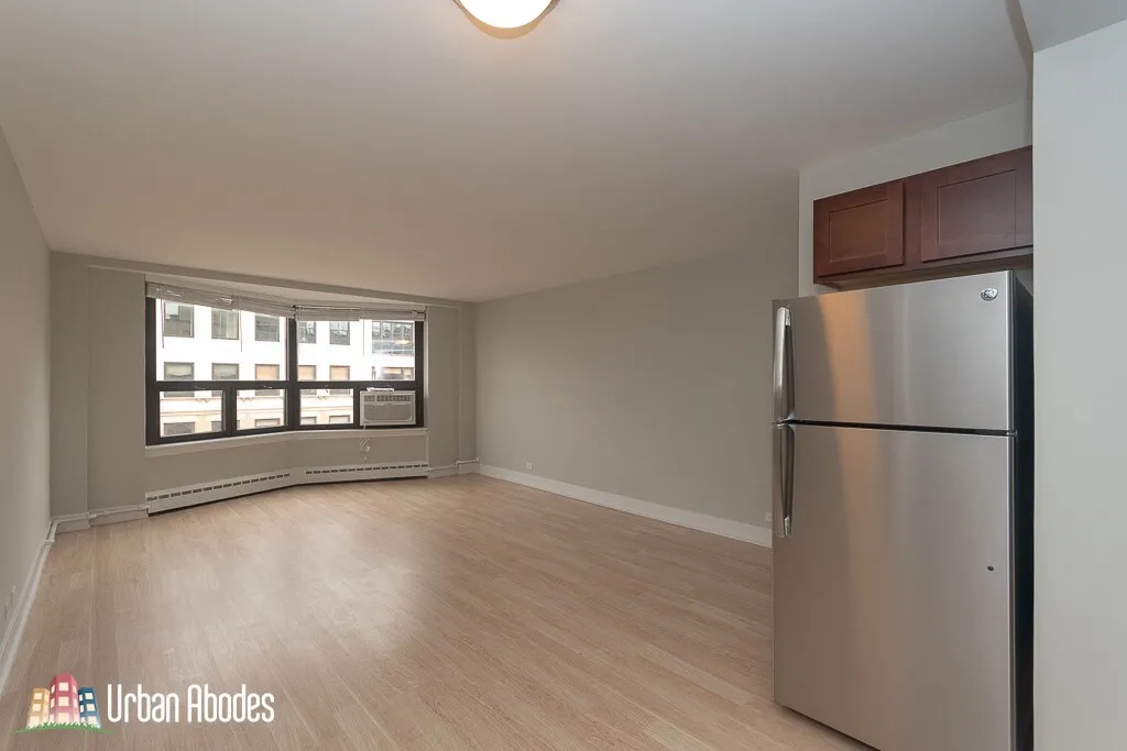 945 W WELLINGTON AVE 60657-unit#14B-Chicago-IL