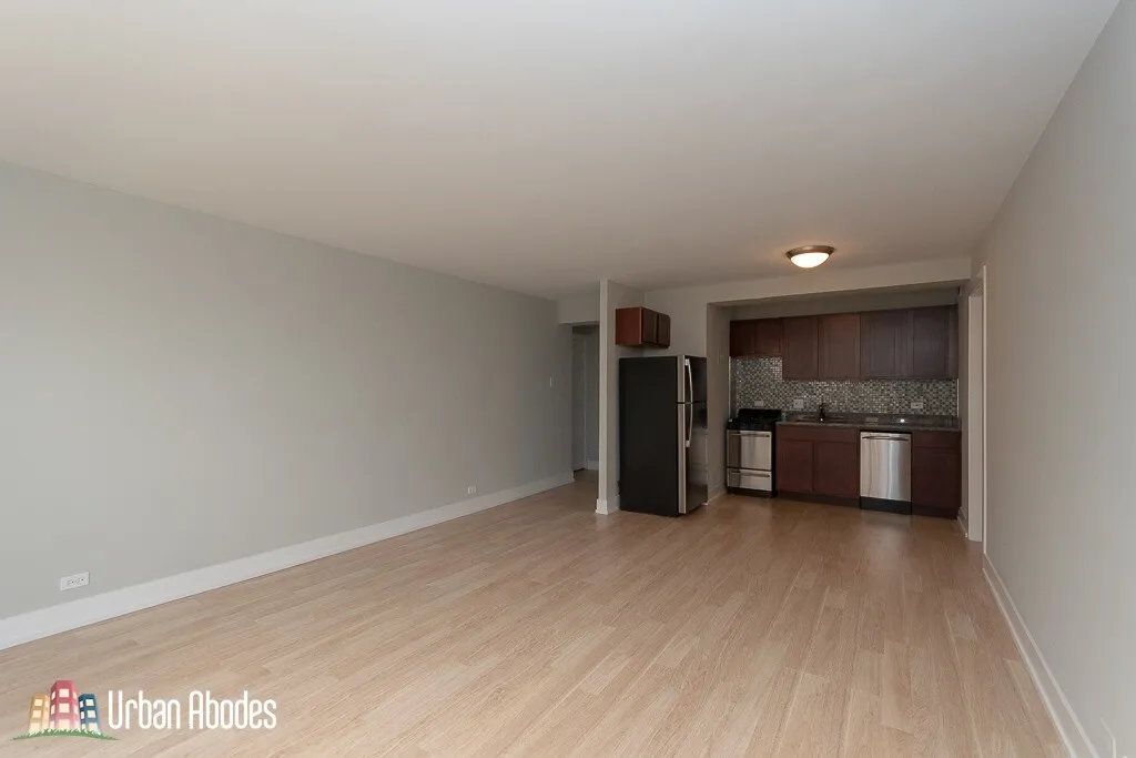 945 W WELLINGTON AVE 60657-unit#14B-Chicago-IL