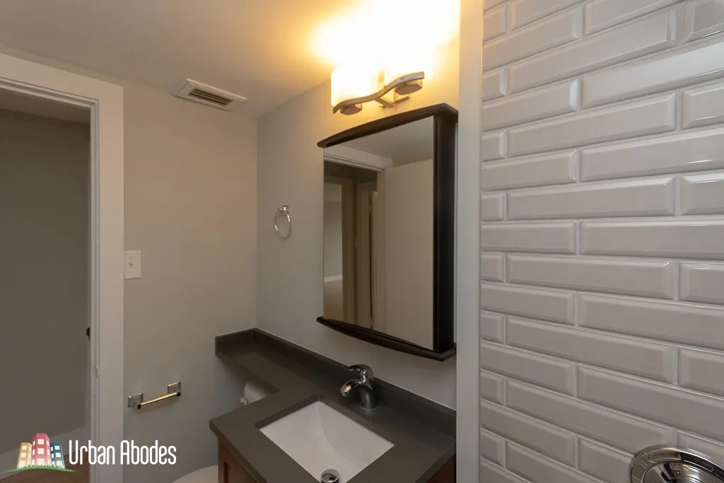 945 W WELLINGTON AVE 60657-unit#14B-Chicago-IL