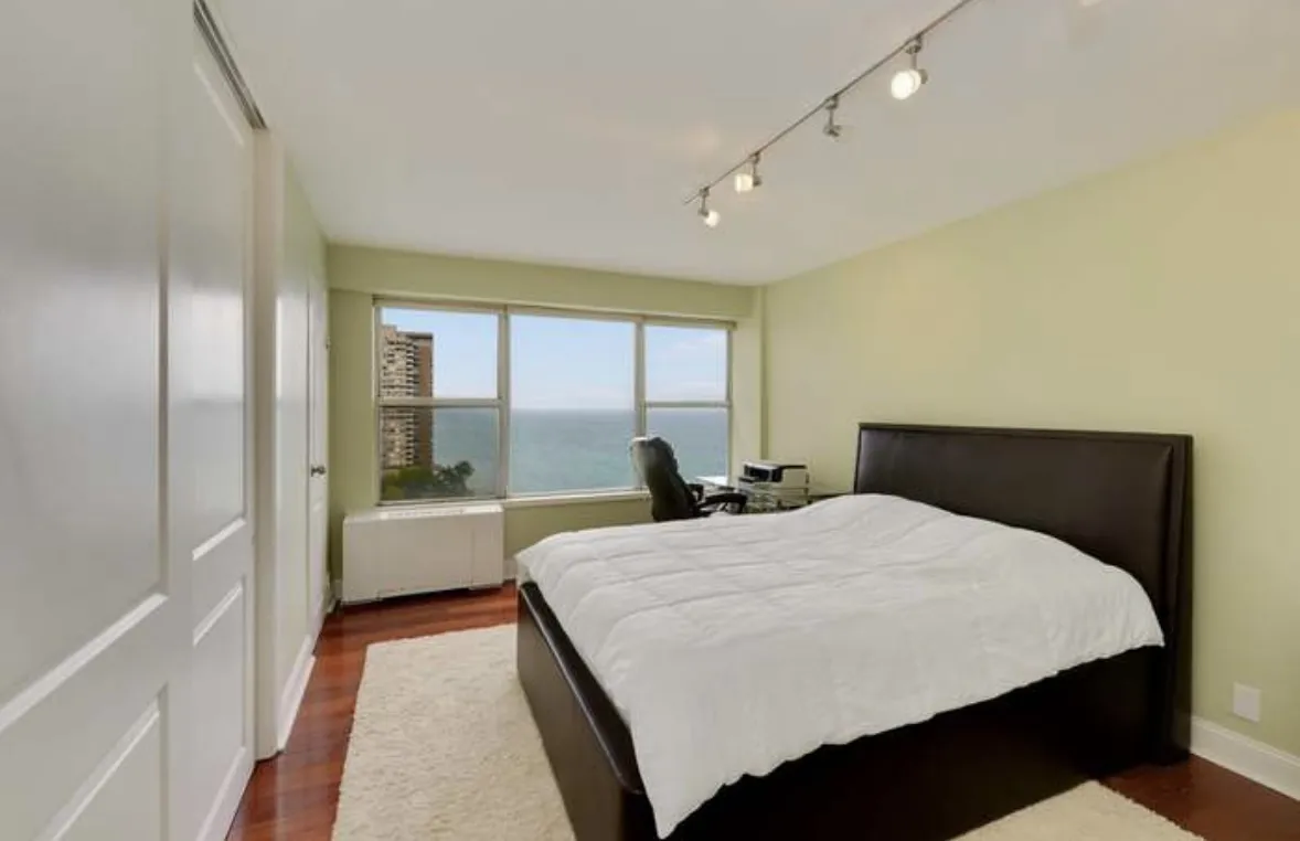 6157 N SHERIDAN RD 60660-unit#15F-Chicago-IL