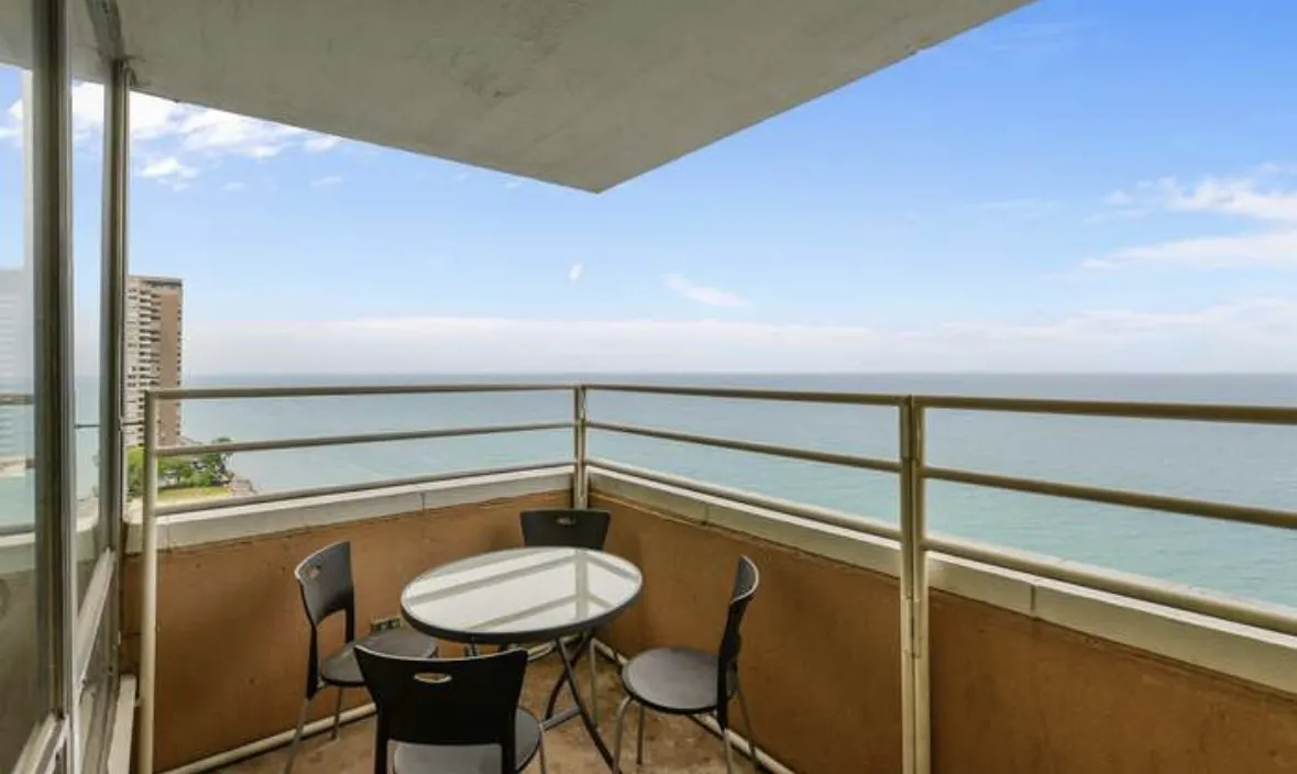 6157 N SHERIDAN RD 60660-unit#15F-Chicago-IL