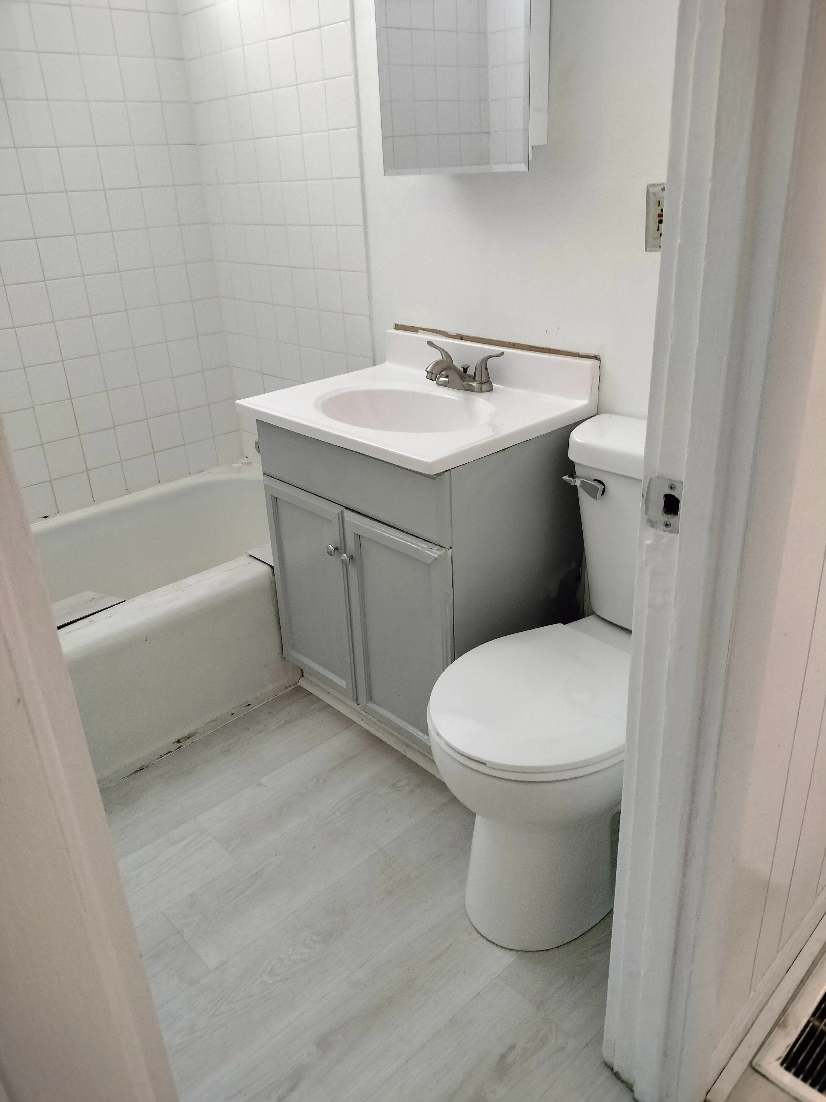 1943 W OAKDALE AVE 60657-unit#1-Chicago-IL