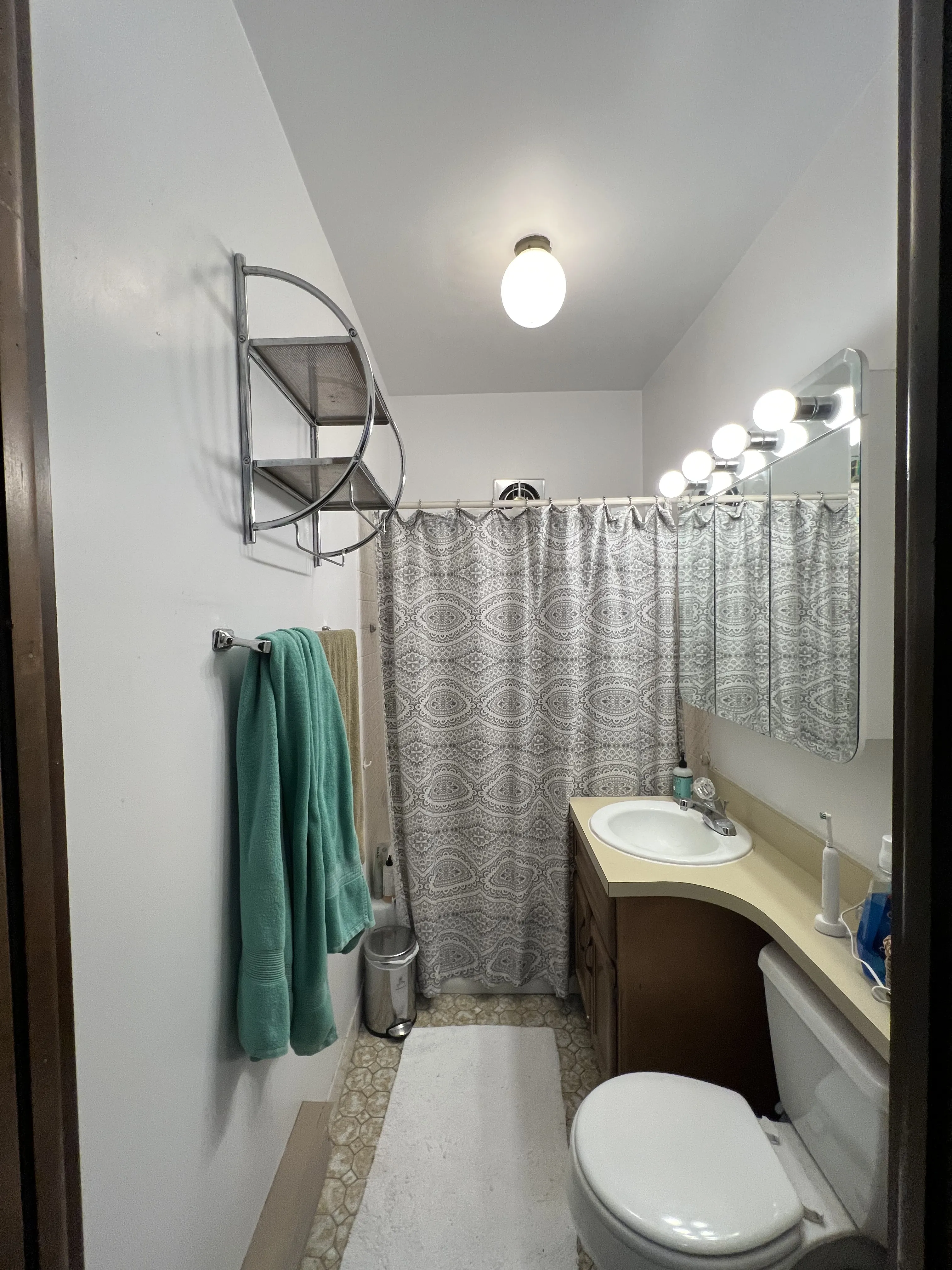 1929 N HOWE ST 60614-unit#4W-Chicago-IL