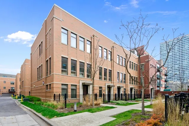 1700 S PRAIRIE AVE 60616-Prairie Court Townhomes-unit#2-Chicago-IL