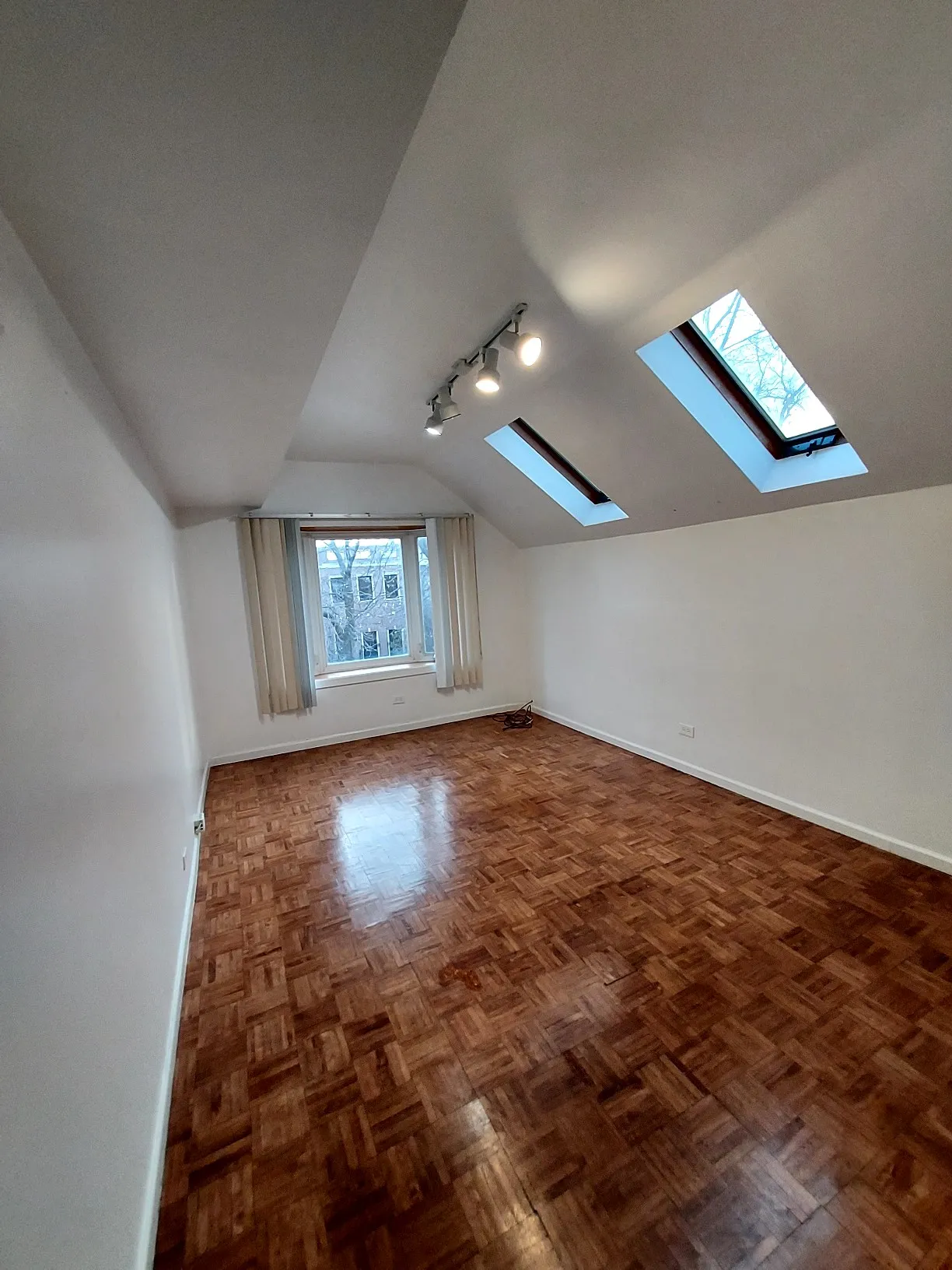 2516 W LYNDALE ST 60647-unit#Apt2-Chicago-IL