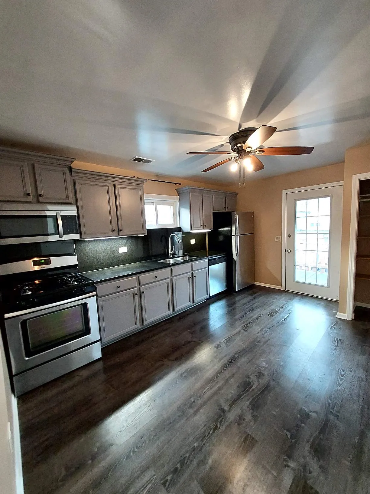 2516 W LYNDALE ST 60647-unit#Apt2-Chicago-IL