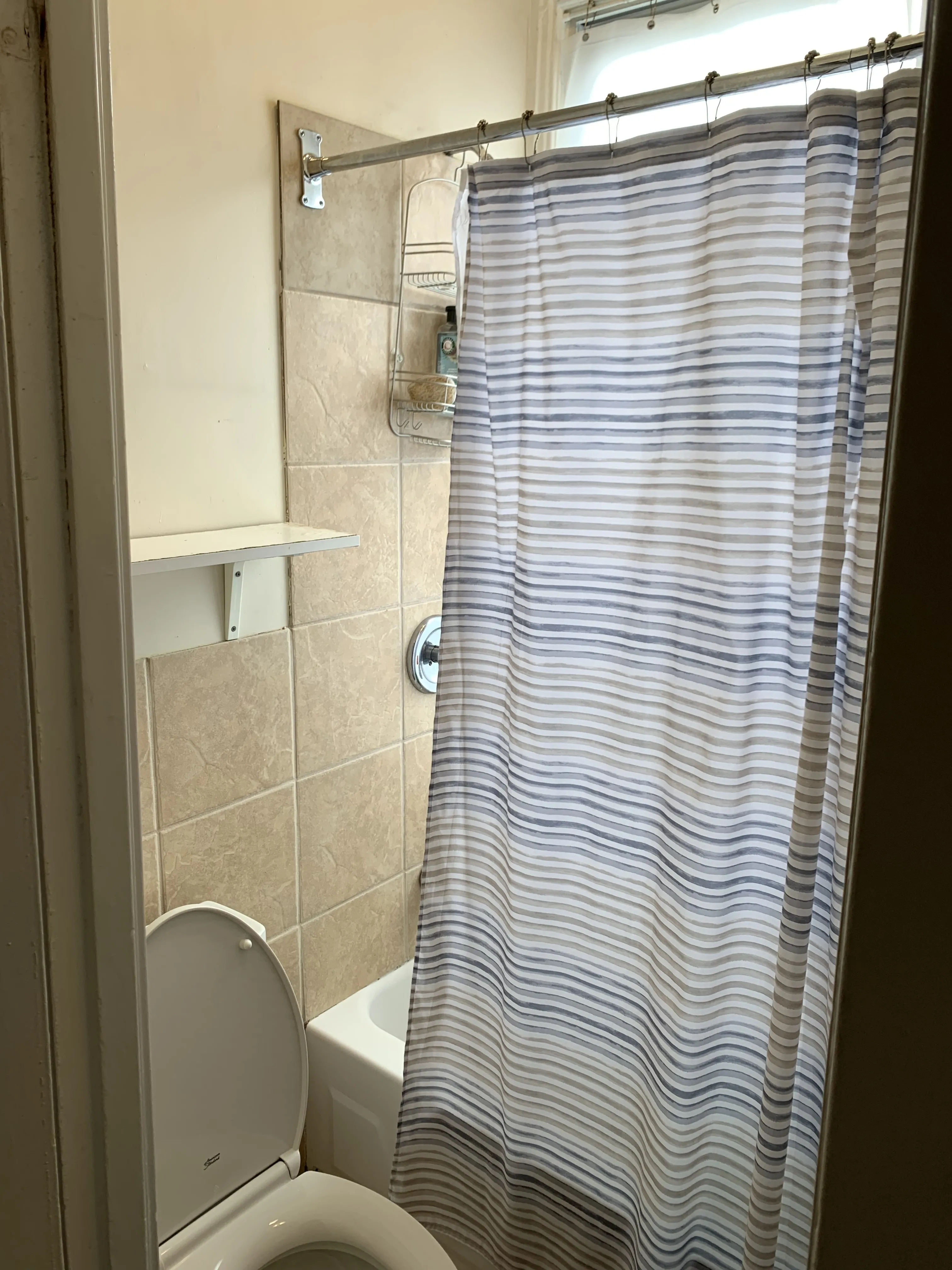 3015 N CLIFTON AVE 60657-3015 N Clifton-unit#01-R-Chicago-IL