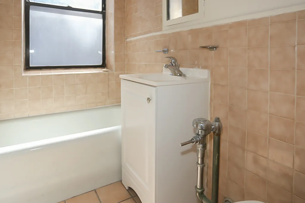 540 W BRIAR PL 60657-The Briar-unit#2C-Chicago-IL