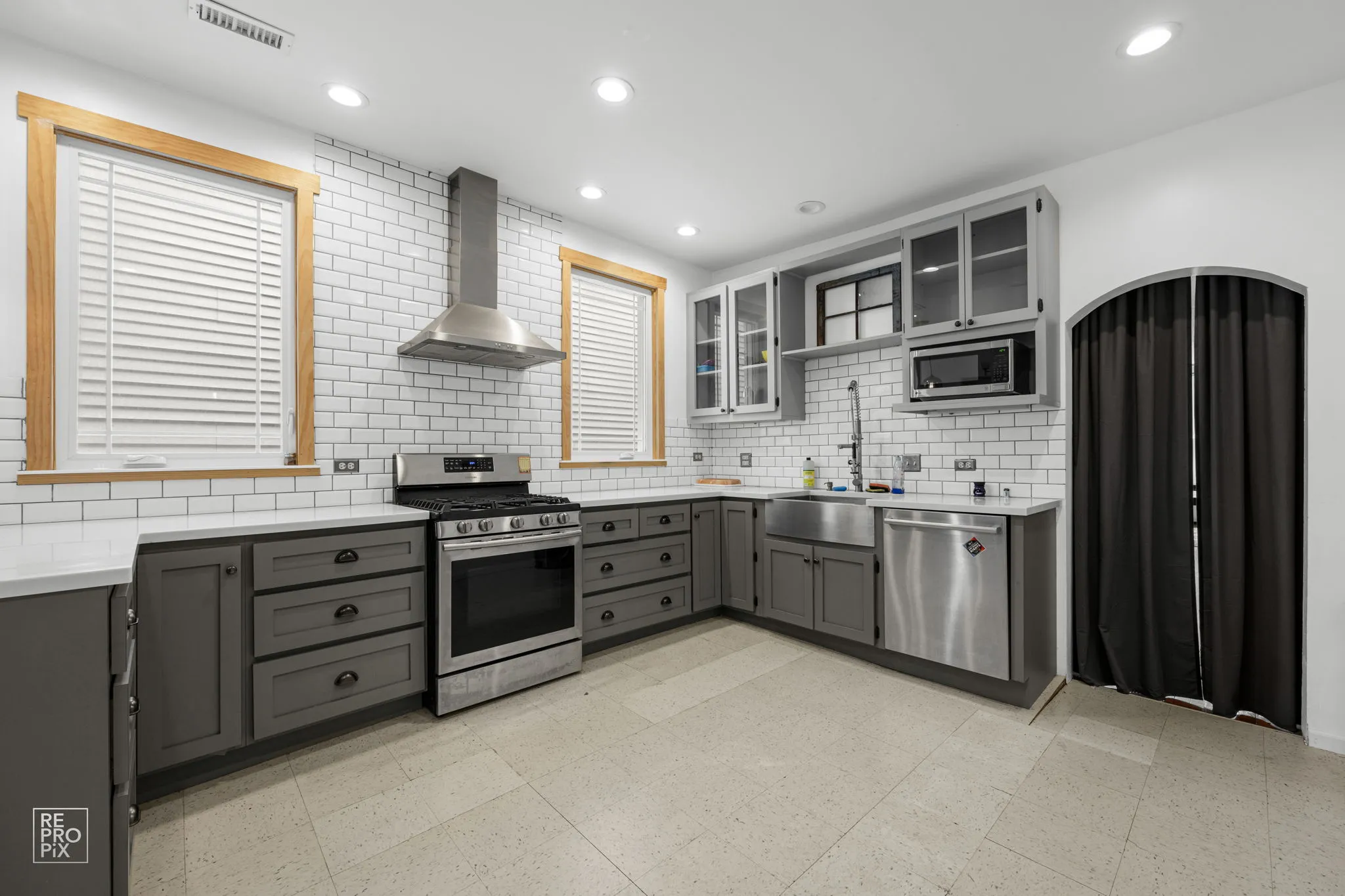 2827 N LINCOLN AVE 60657-unit#FL2-Chicago-IL
