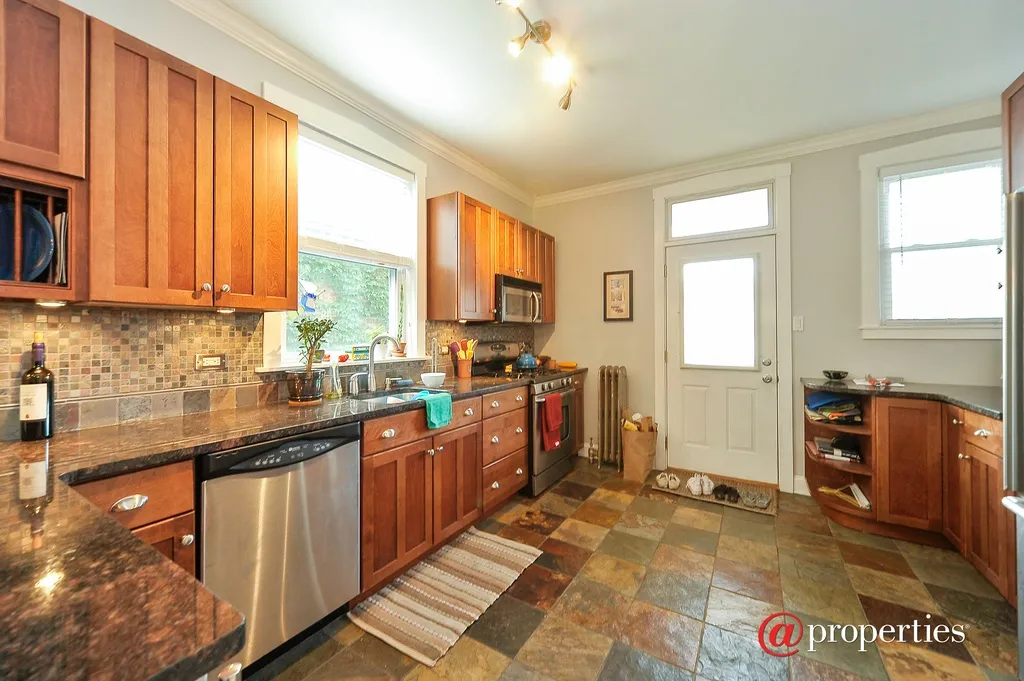 2218 W ARGYLE ST 60625-unit#2-Chicago-IL