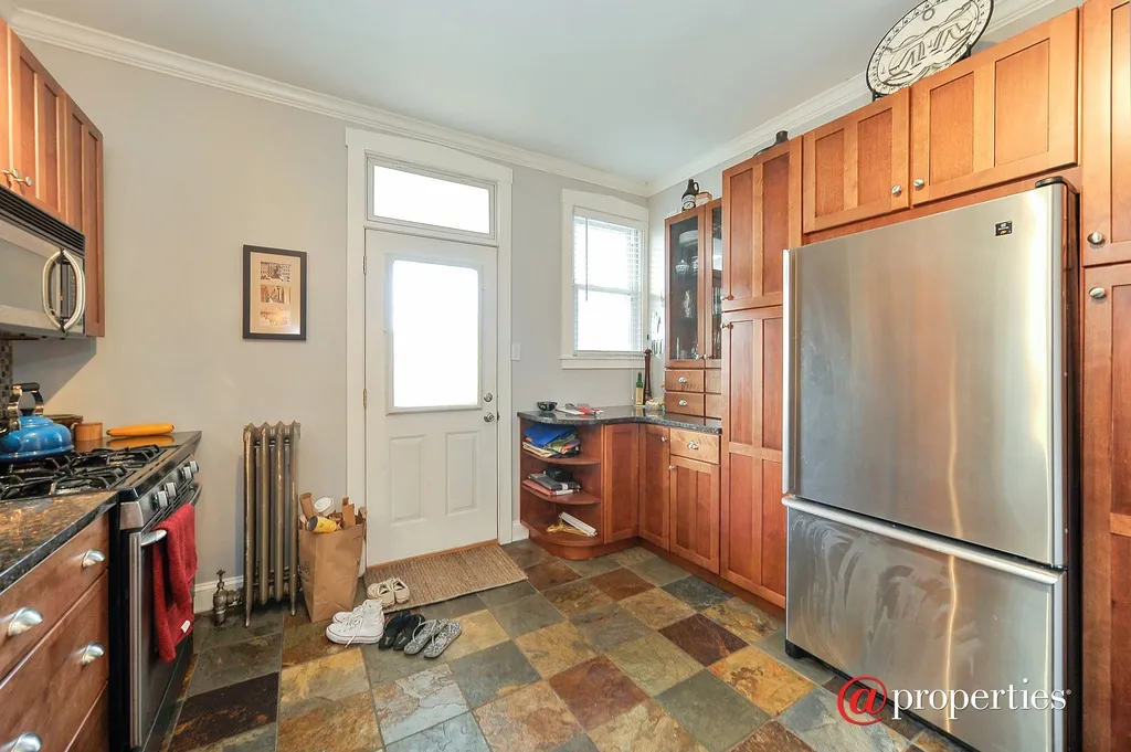 2218 W ARGYLE ST 60625-unit#2-Chicago-IL